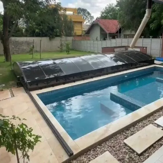 Cobertura Retrátil para Piscina em Cachoeira, Cotia SP — Cobertura em área de piscina