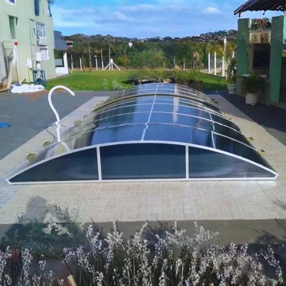 Cobertura Retrátil para Piscina em Cachoeira, Cotia SP — Instalação em estacionamento