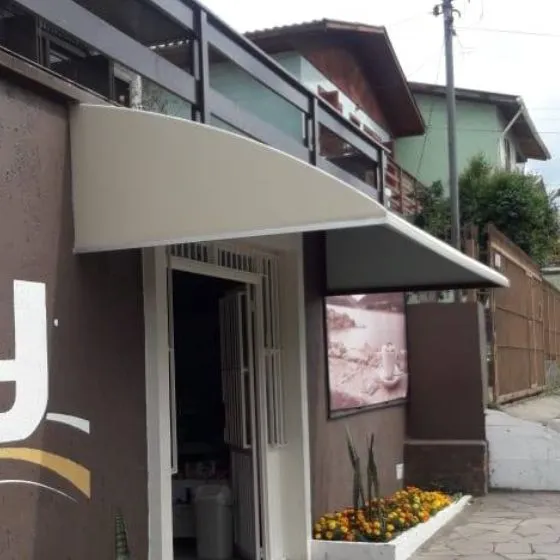 Reforma de Toldos e Coberturas em Do Apache, Cotia SP Reforma de Toldos e Coberturas em Do Apache, Cotia SP — Instalação em garagem residencial