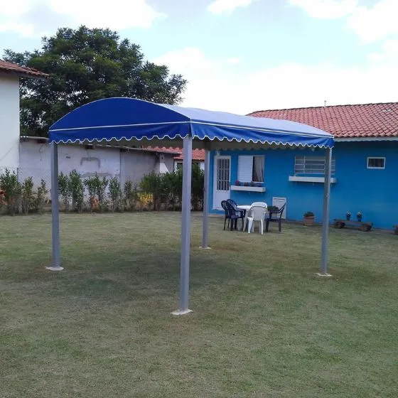 Reforma de Toldos e Coberturas em Do Apache, Cotia SP Reforma de Toldos e Coberturas em Do Apache, Cotia SP — Cobertura em quintal residencial coberto